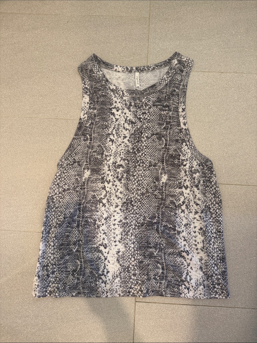 Sleeveless Snake-Print Tank Top - Black & White Z Supply size M